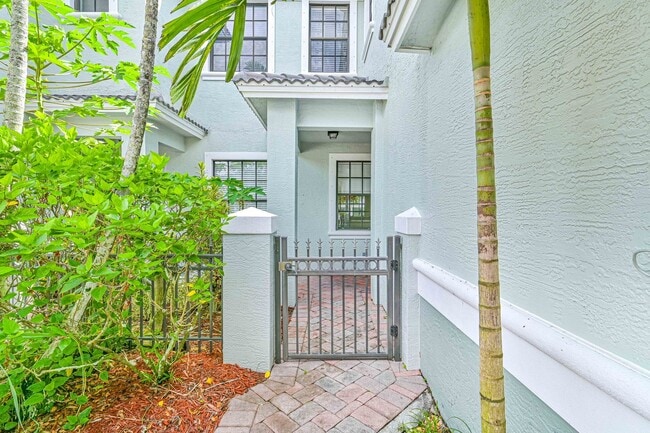 Photo - Luxurious 3+Loft Coach Home in Summit Place - 2 Car Garage - Pet OK W/Approval - Amazing Views!