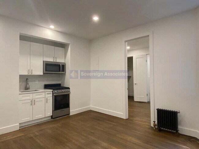 Photo - 45 Tiemann Pl Unidad 3E