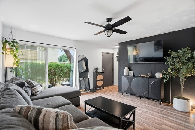 Building Photo - 4630 N 68th St Unit 201