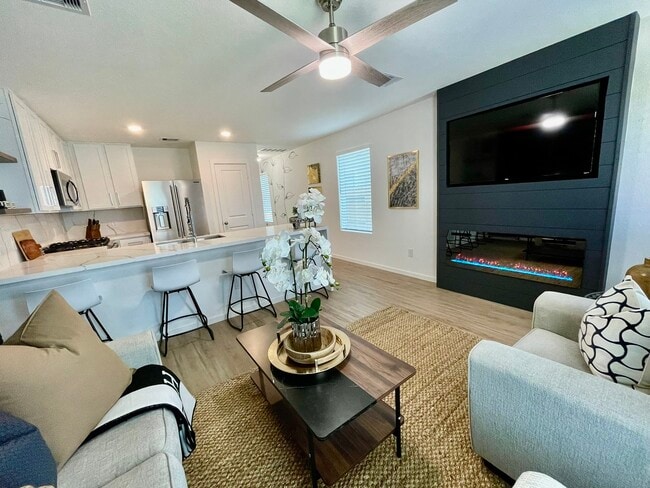 Building Photo - 21431 Carosella Dr