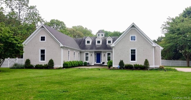 Photo - 70 S Country Rd