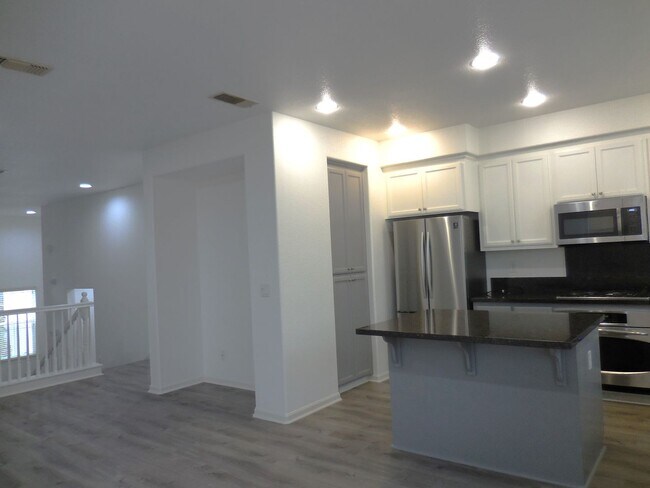 Photo - **SPECIAL! One Month Free!** - Spacious Madison Townhome Near Travis AFB with Solar & Garage