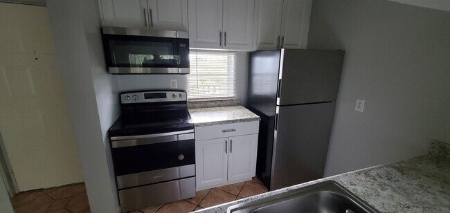 Photo - 8540 N Sherman Cir Unit 504