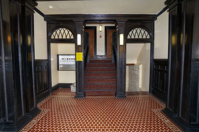 Lobby Area - Eaglemoor