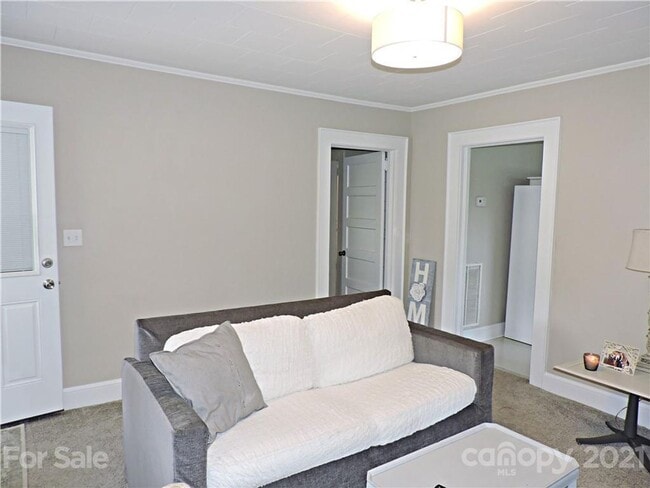 Photo - Charming Home for Rent in Newton, North Carolina!