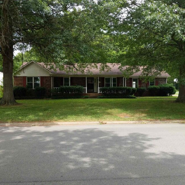 Building Photo - 502 Irongate Blvd