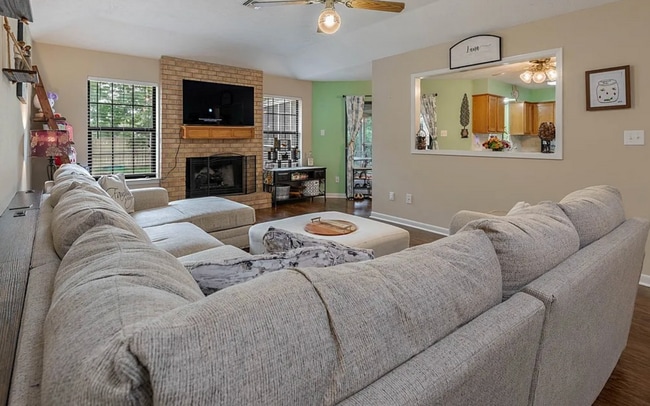 Photo - 3812 Brockhampton Dr