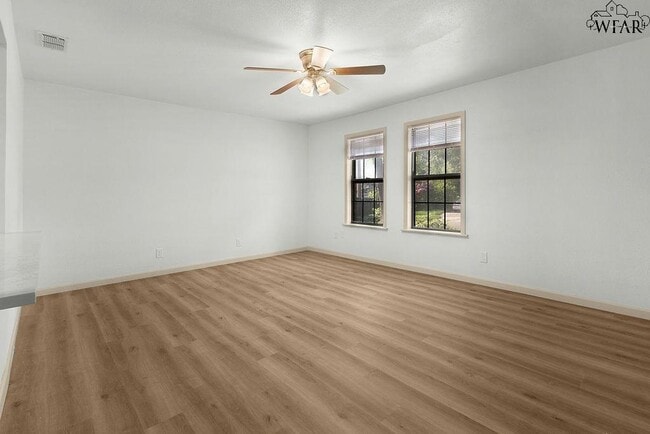 3902 Cynthia Ln
