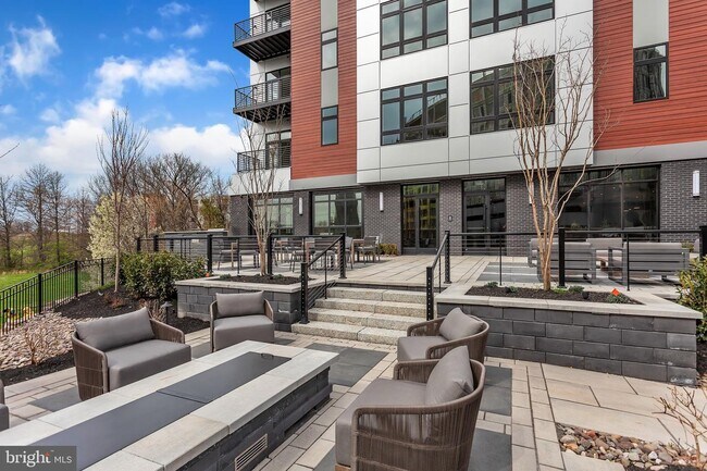 Photo - 575 S Goddard Blvd Unidad 210