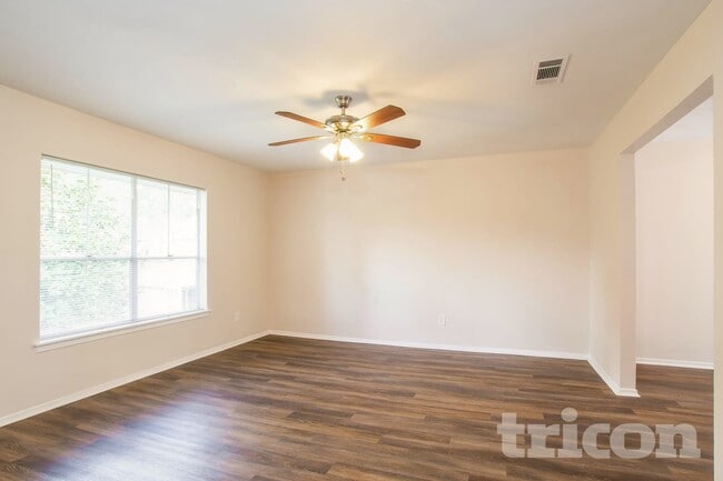 Photo - 8610 Pine Shores Dr