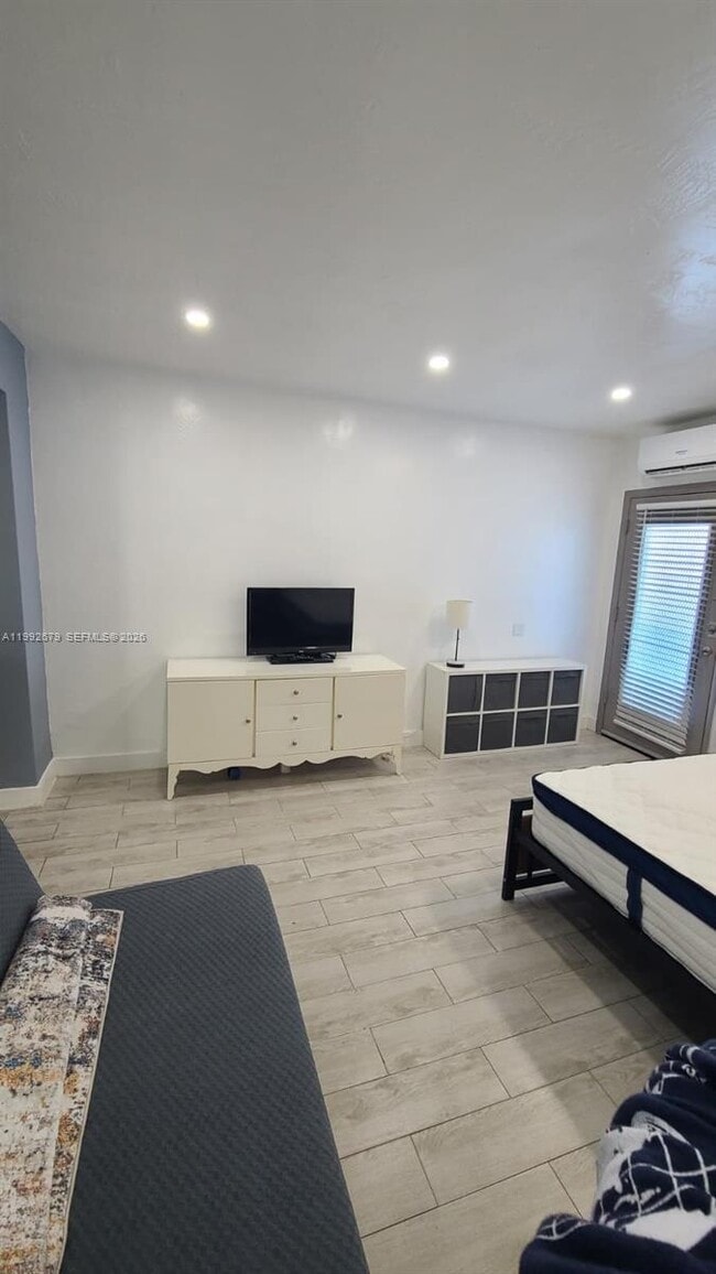 Photo - 761 Euclid Ave Unidad 7