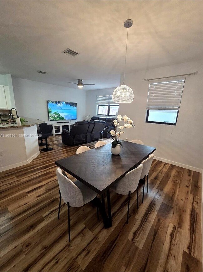 Photo - 540 NE 33rd Terrace