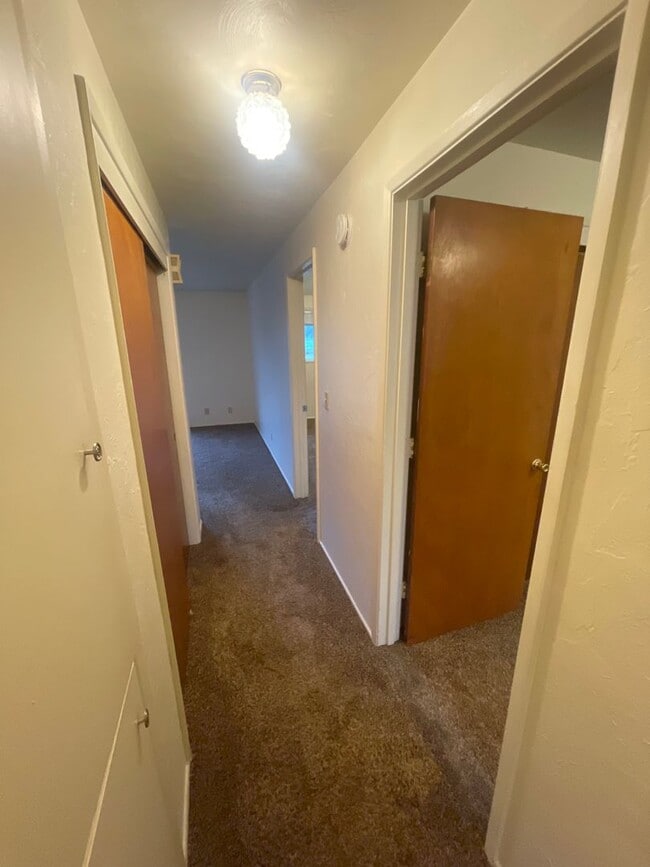 Photo - Large 2 Bedroom over looking the Golf Course! Unidad #2