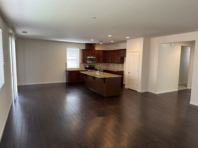 Photo - Gorgeous 4 Bedroom, 2.5 Bath Single Story in Summer Lakes Community