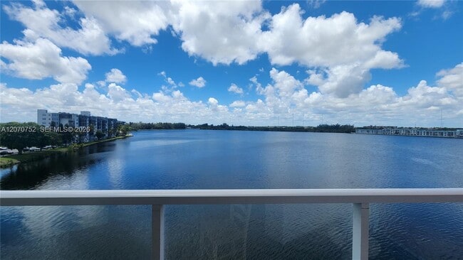 Building Photo - 1301 NE Miami Gardens Dr Unit 505W