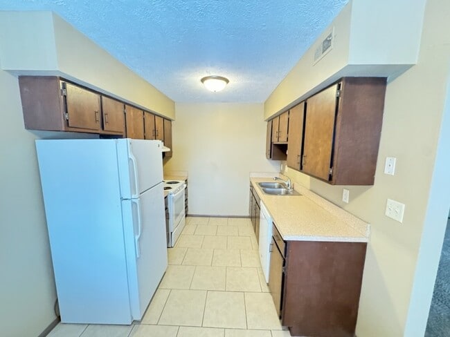 Building Photo - 1800 Knox St