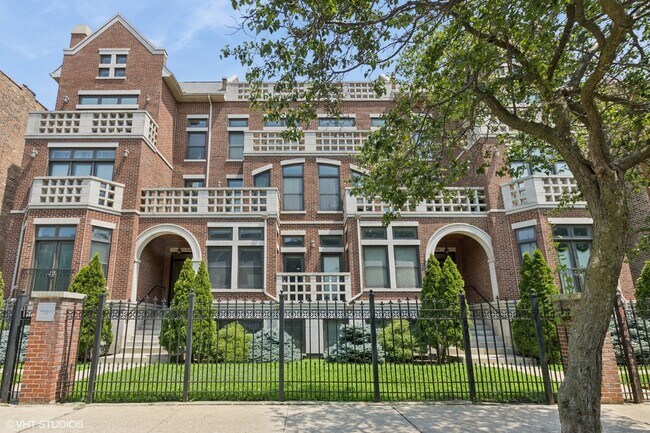 Building Photo - 4351 S Lake Park Ave Rental