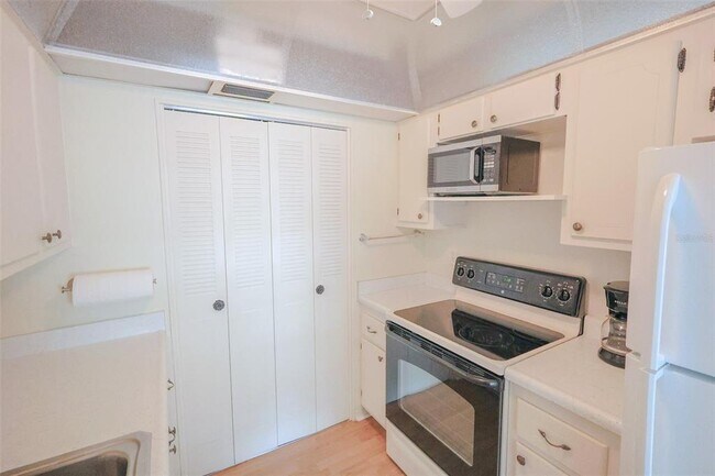 Photo - 1235 S Highland Ave Unit 4-306