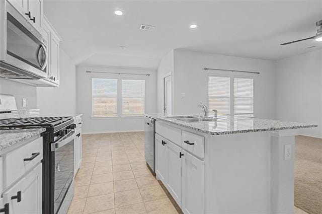 Photo - 724 Basteen Ln