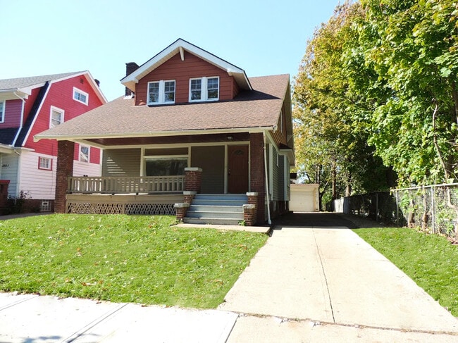 Building Photo - 4 Bed - 2 Full Bath Cape Cod for Rent in S... Rental