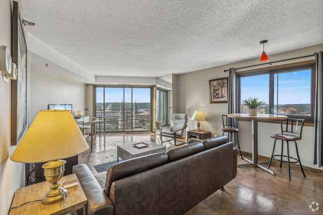 Building Photo - 26 10th St W Unit Amazing views Rental