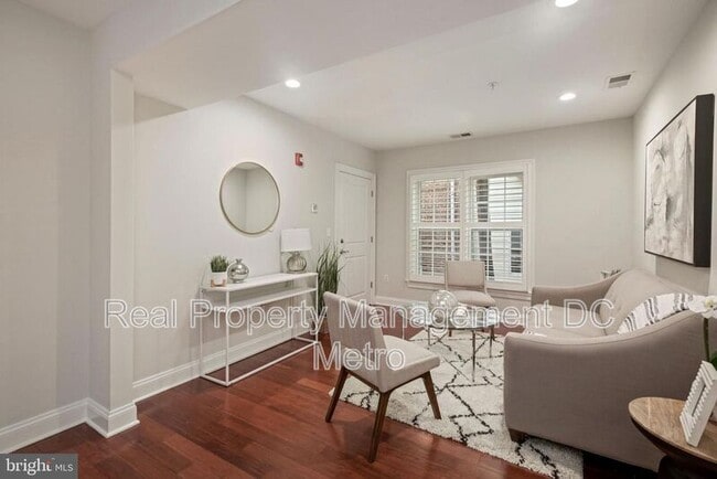 Photo - 3925 Fulton St NW Unidad #2