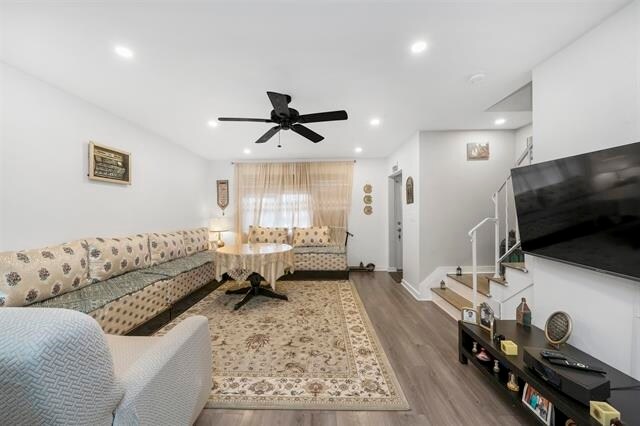 64 College St Unit 1