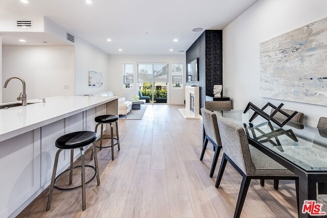 Photo - 4820 Bellflower Ave Unit 208