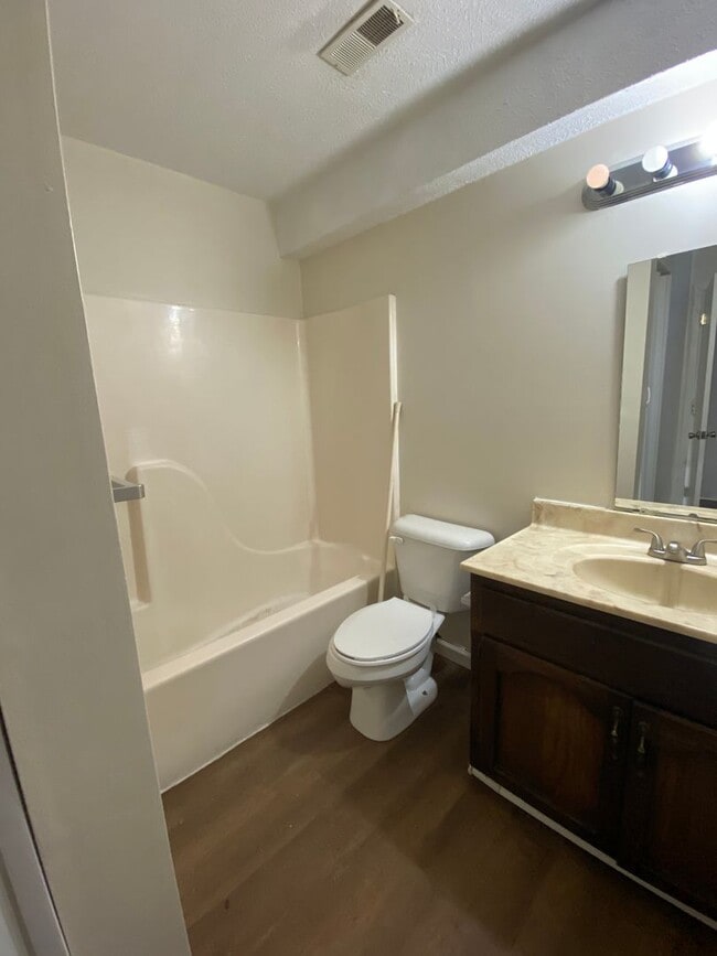 Photo - Cozy 3 Bedroom Home with a Bonus Room!