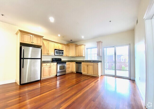 Building Photo - 661 Bennington St Unit 2 Rental