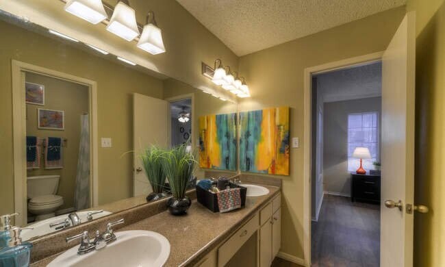 Photo - 4032 Thousand Oaks Dr