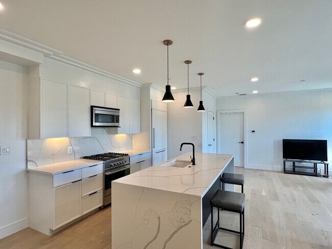 Photo - 50 Leo M Birmingham Pkwy Unidad 302