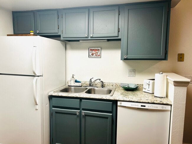 Photo - 910 S Walden St Unit 208