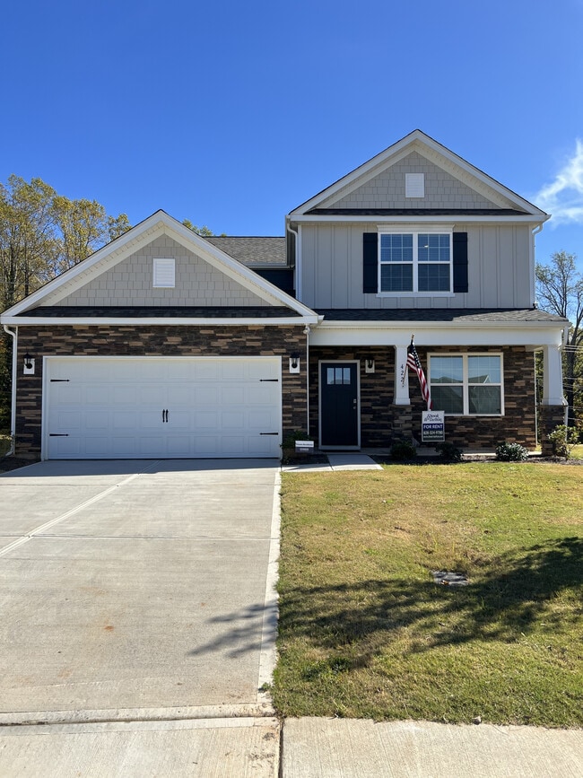 Building Photo - 422 Janie Cir