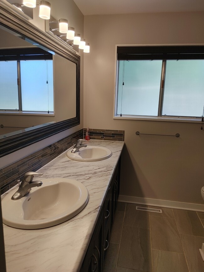 Photo - 9645 Carleton St