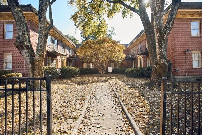 Building Photo - 499 8th St NE Unit A4