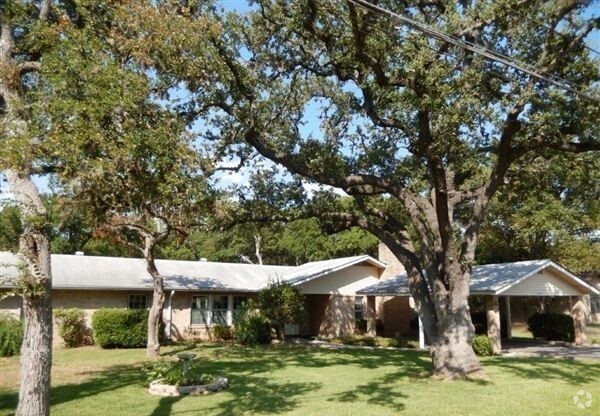 Building Photo - Available Early July: Spacious Home With L...