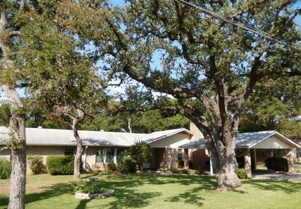 Available Early July: Spacious Home With L... - Available Early July: Spacious Home With L...