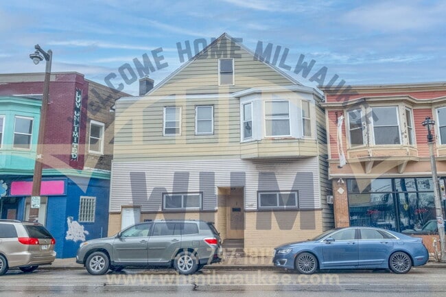 Building Photo - 2647 S Kinnickinnic Ave Unit 4