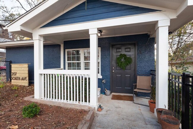 Photo - 207 South Ave SE