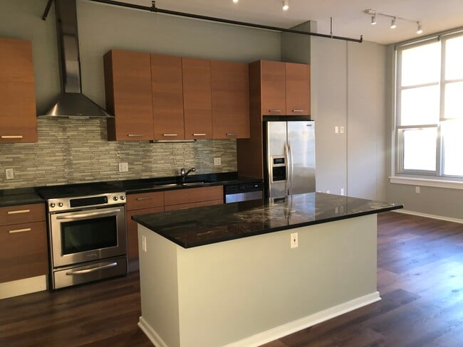 Building Photo - 1136 S Delano Ct W Unit E242