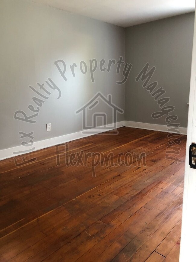 Photo - 1/2 off 1st month.....New on The Market......