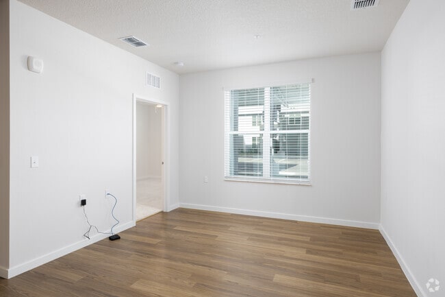 3BR, 2BA - 1,005SF - Living Room