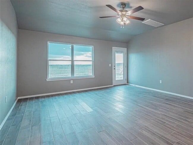 Photo - 1529 Highland Loop