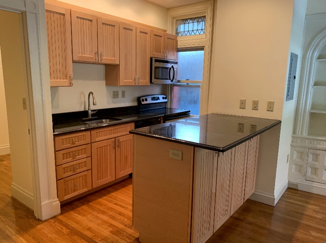 Building Photo - 197 Commonwealth Ave Unit #1 Rental