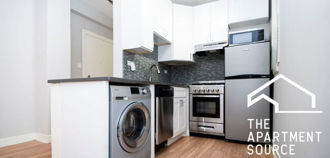 Building Photo - 511 W Belmont Ave Unit 5