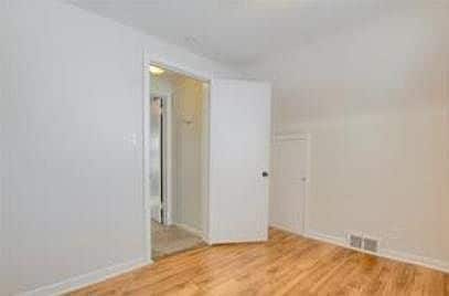 Photo - 14821 Russell Ave