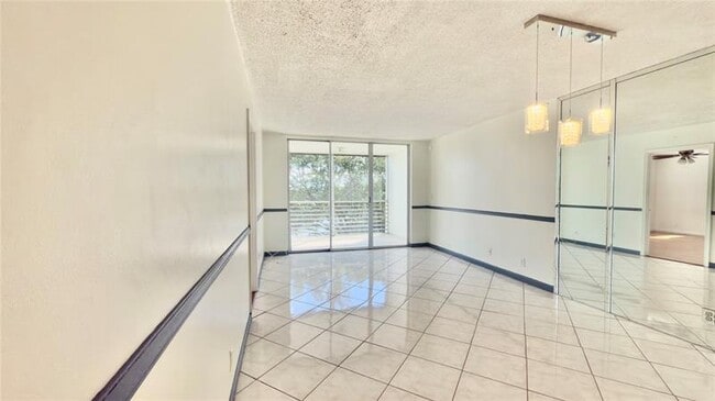 Photo - 9340 Lagoon Pl Unit 403