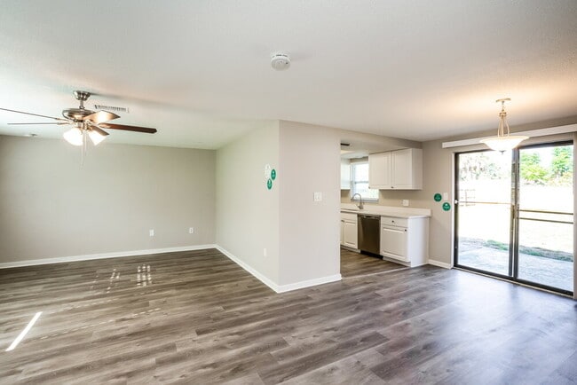 Photo - 5106 19th St W
