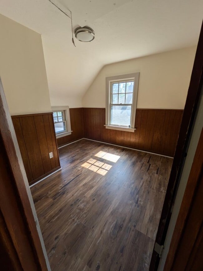 Building Photo - 5608 Douglas Rd Rental